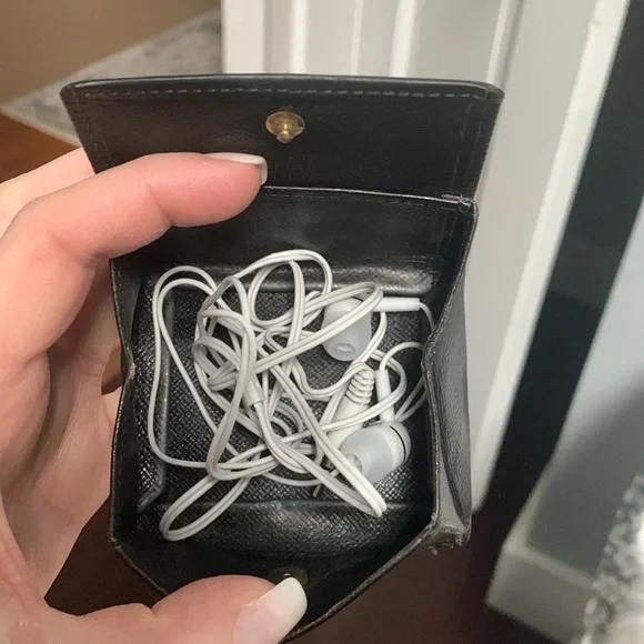 ❌SOLD 1997 authentic Louis Vuitton small coin / earbud case - Picture 11 of 17